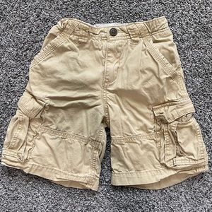 Boys Children’s Place khaki colored cargo shorts